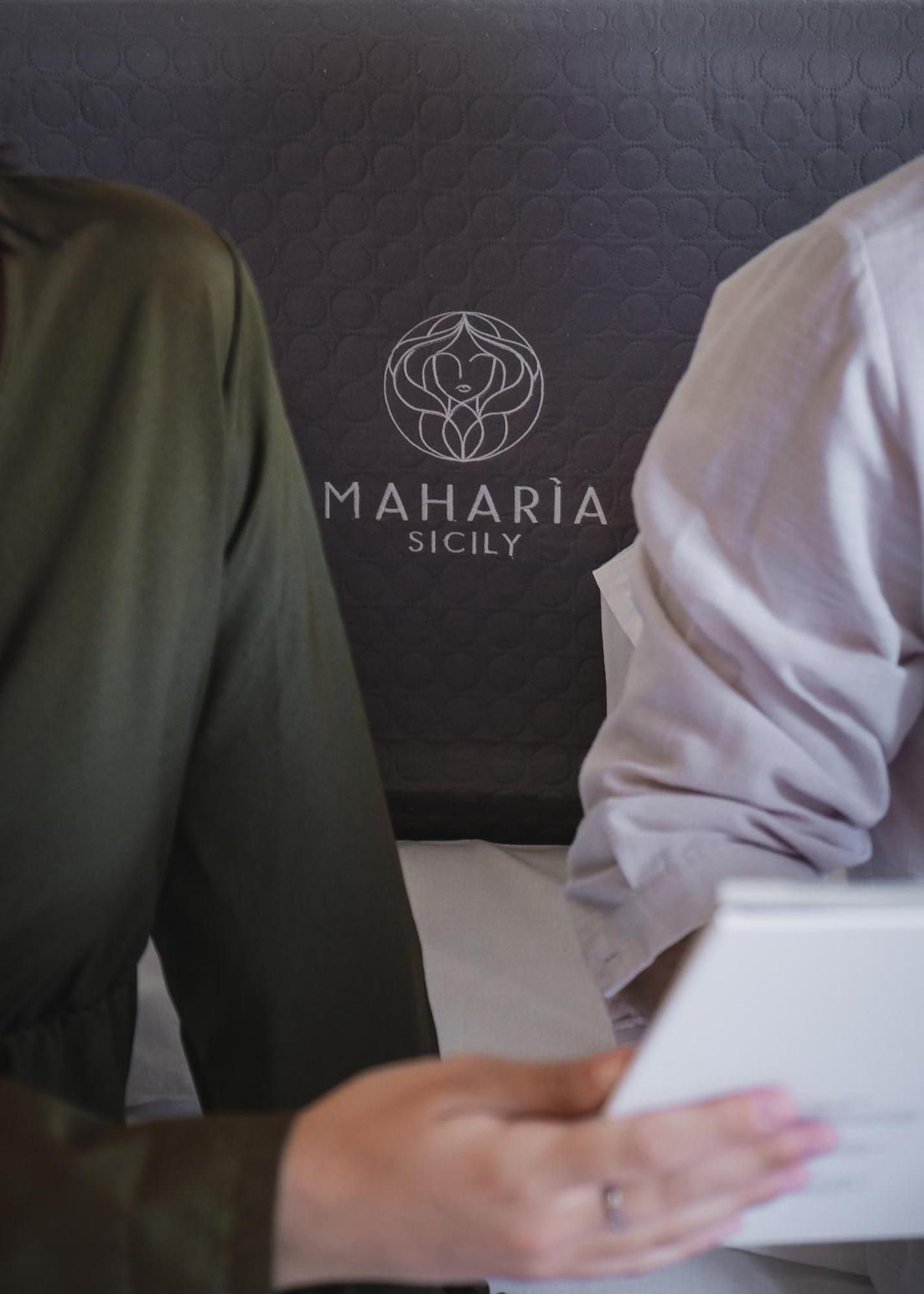 Maharia Bed & Wine Bed and Breakfast Menfi Exteriör bild
